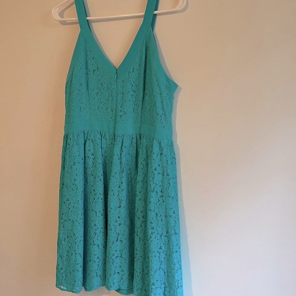 Nicole Miller aqua knee length lace dress